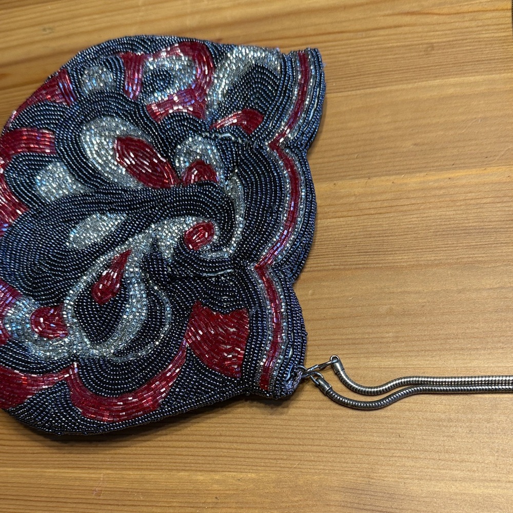 Elegant Beaded Red and Blue Evening Bag - Picture 4 of 5